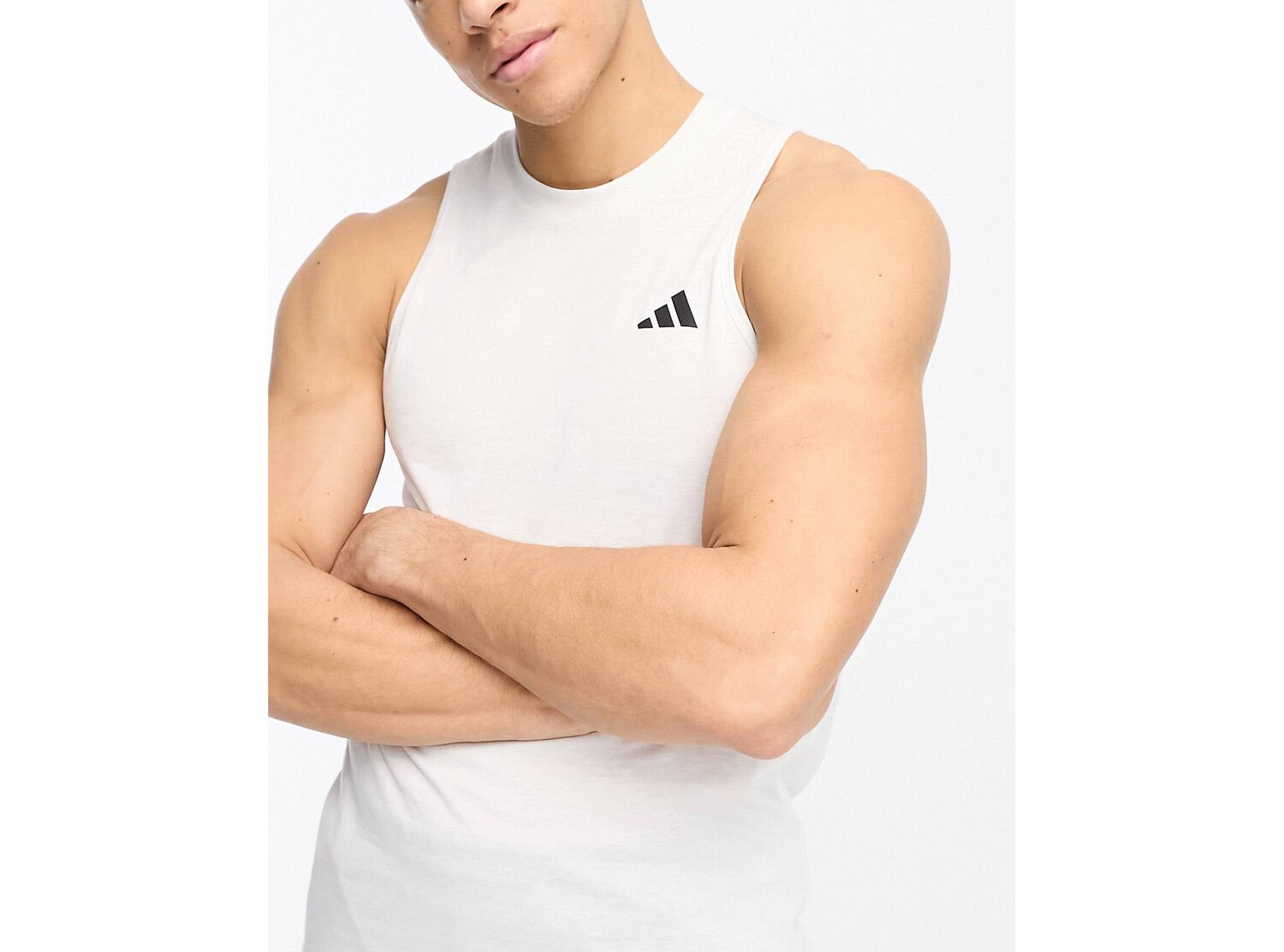 

Белый жилет с логотипом adidas Training Essential adidas performance