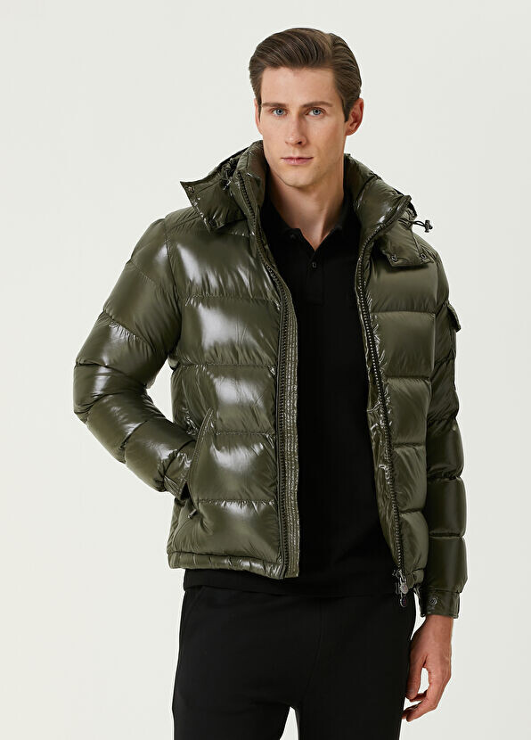 

Пуховик с капюшоном Moncler, хаки