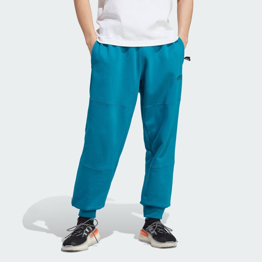 

Толстовка Adidas IC2351