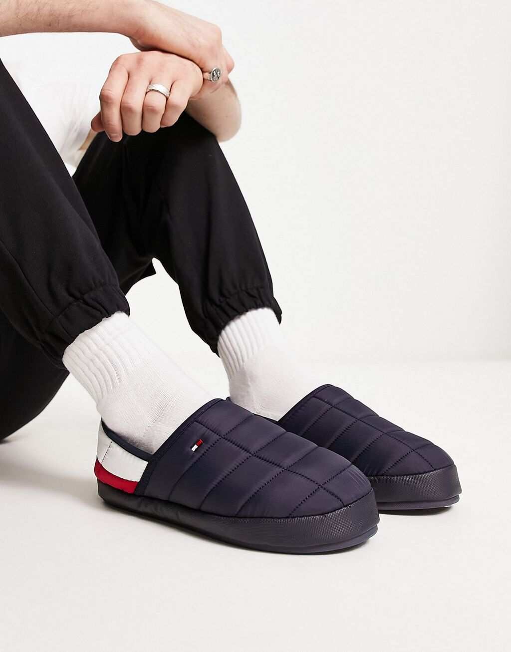

Темно-синие комфортные мягкие тапочки Tommy Hilfiger