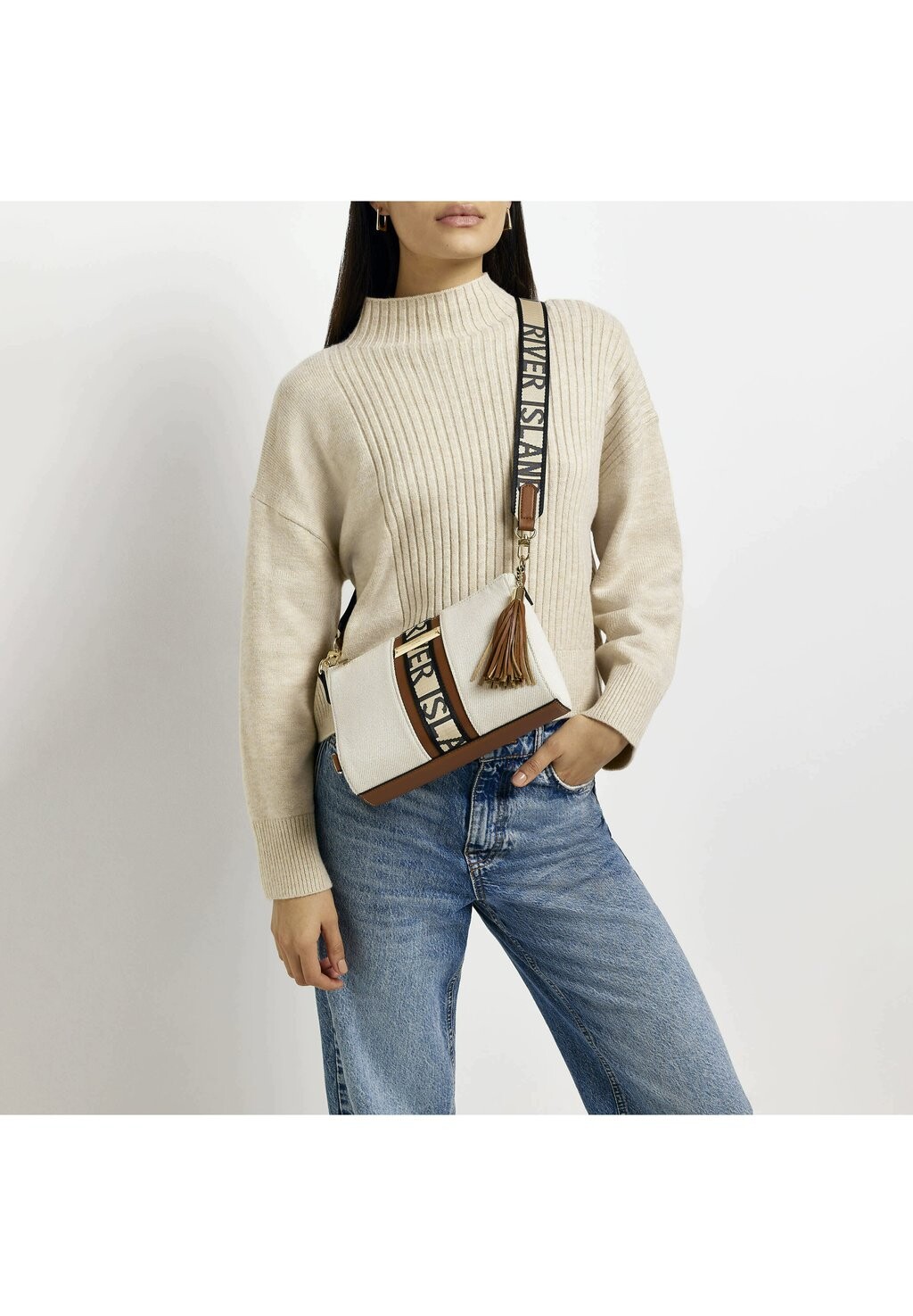 

Сумка через плечо River Island, бежевый