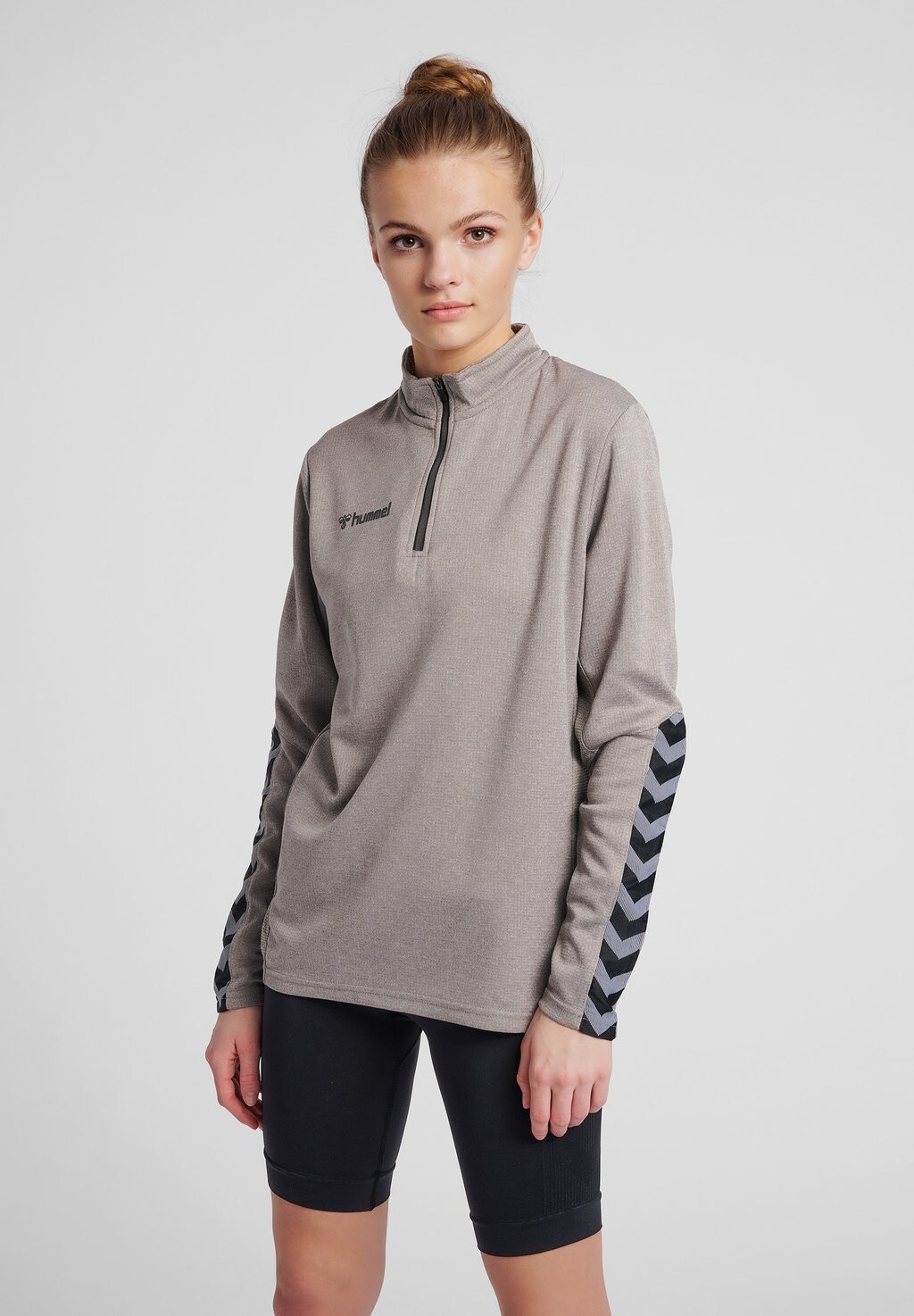 

Толстовка Hummel
