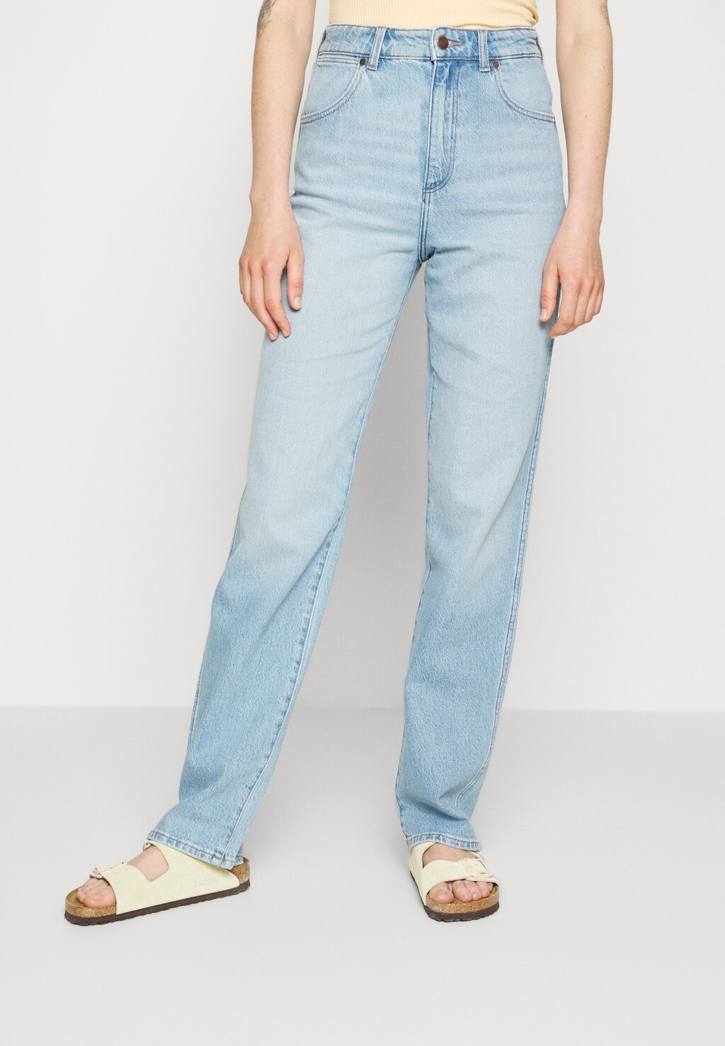 

Джинсы прямого кроя Wrangler