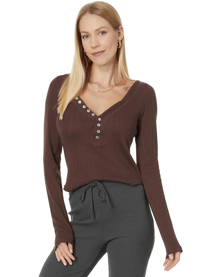 

Лонгслив Free People Coffee Chat, цвет Shaved Chocolate