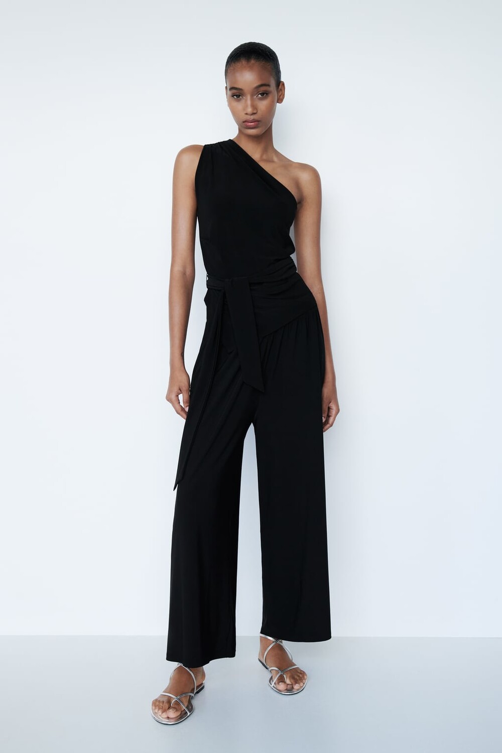 

Асимметричный топ с завязками ZARA, черный