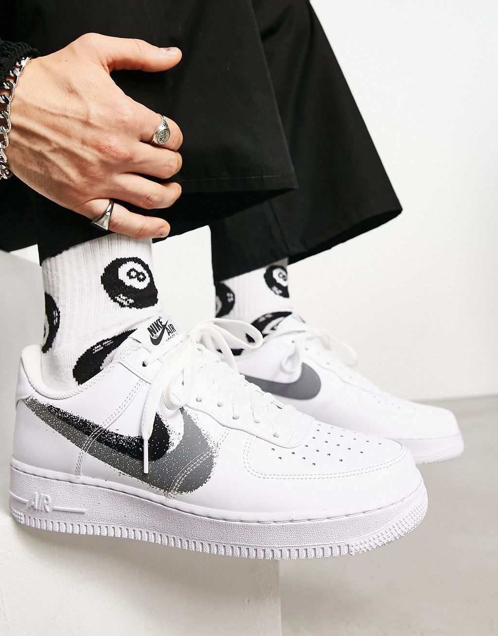 

Бело-черные кроссовки с двойной галочкой Nike Air Force 1 '07