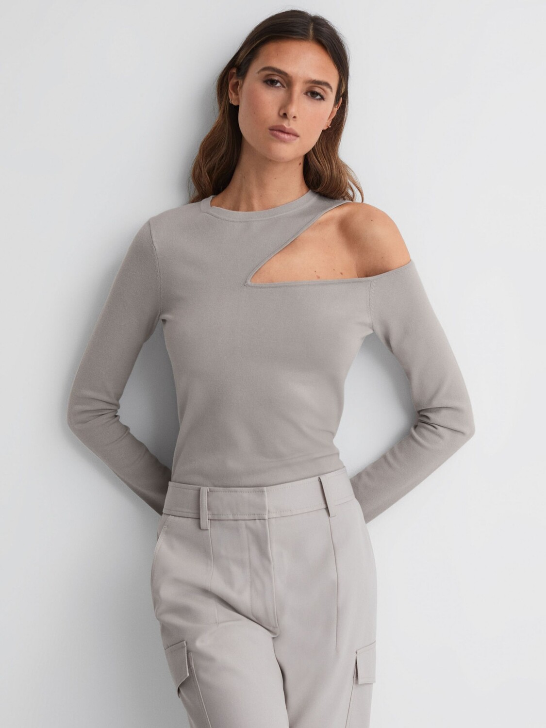 

Облегающий топ с длинными рукавами Reiss Lucille, цвет камня
