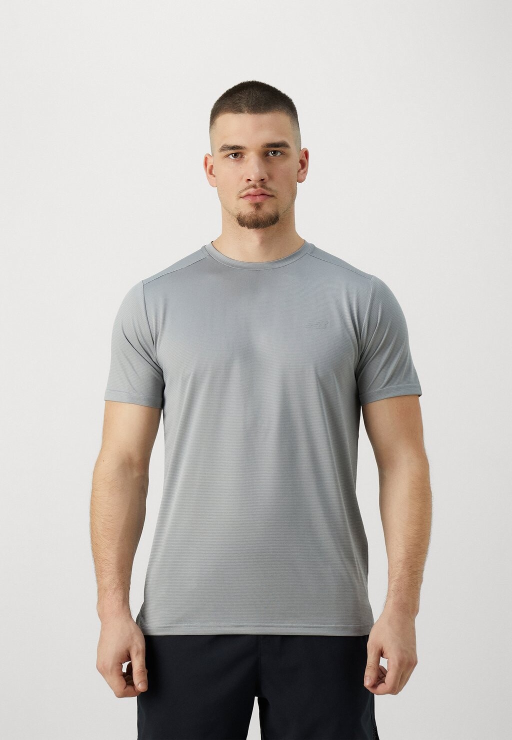 

Футболка базовая RUN New Balance, цвет slate grey