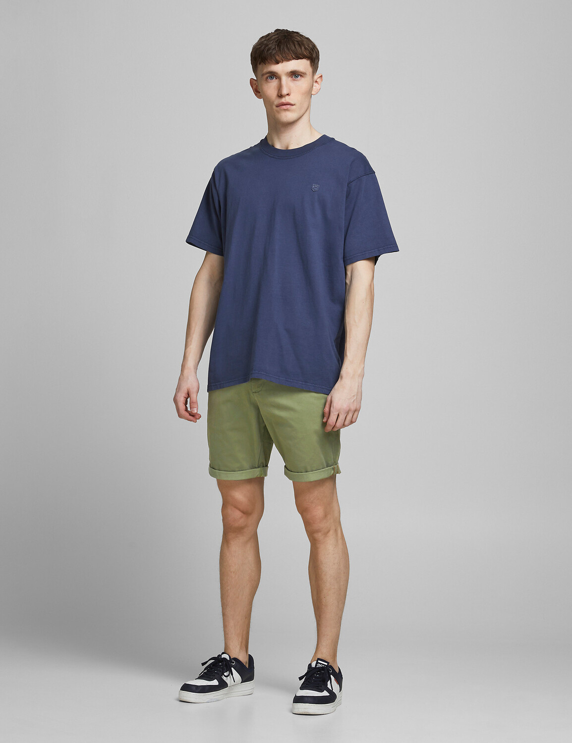 

Шорты чинос стандартного кроя JACK & JONES