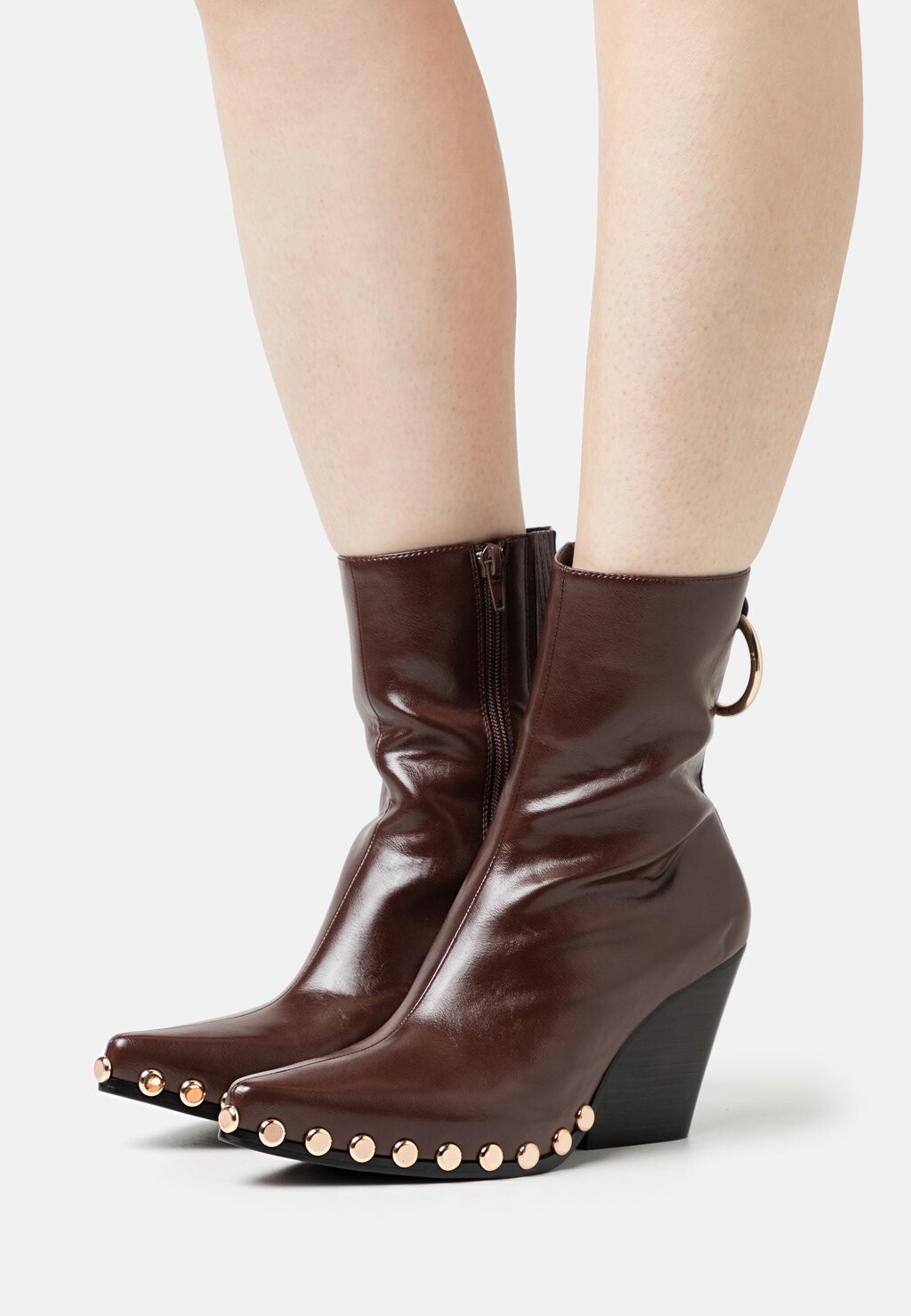 

Байкерские/ковбойские ботильоны Jeffrey Campbell