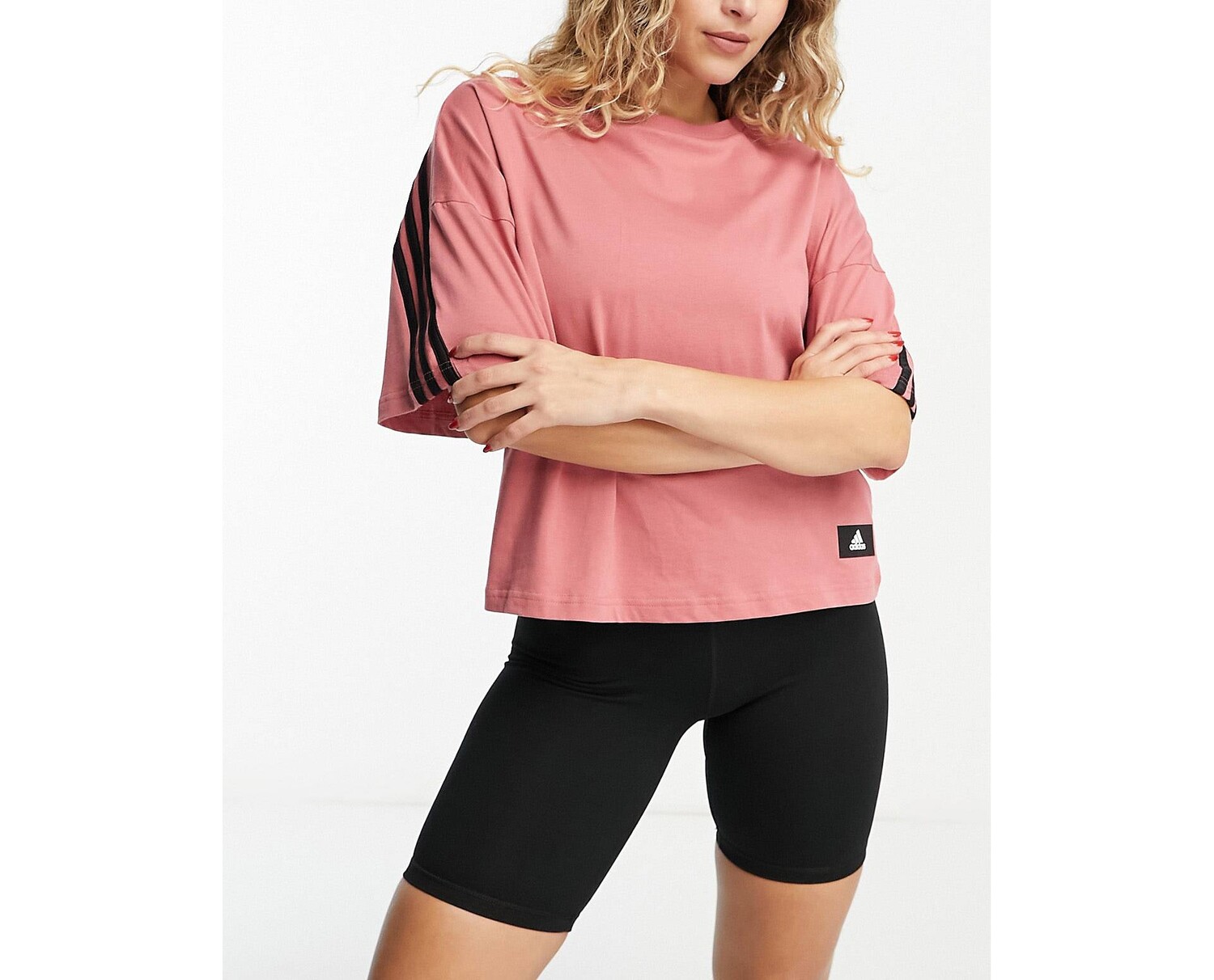 

Красная футболка adidas Sportswear Future Icons adidas performance