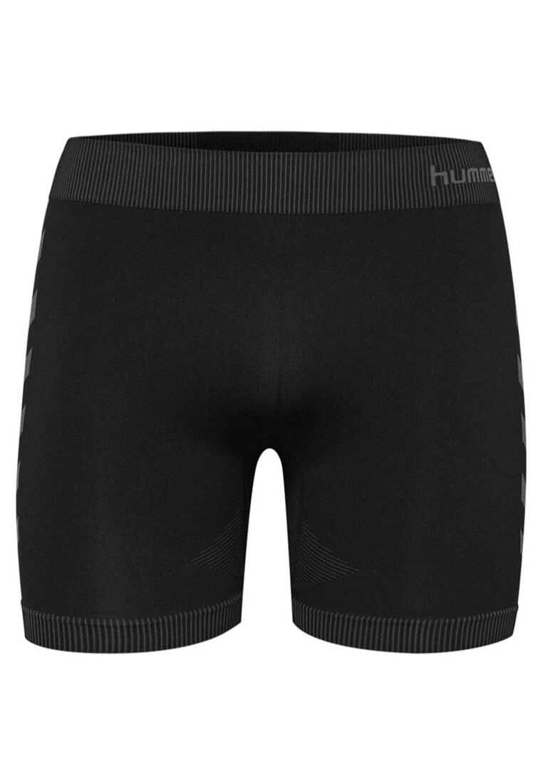

Спортивные шорты Hummel