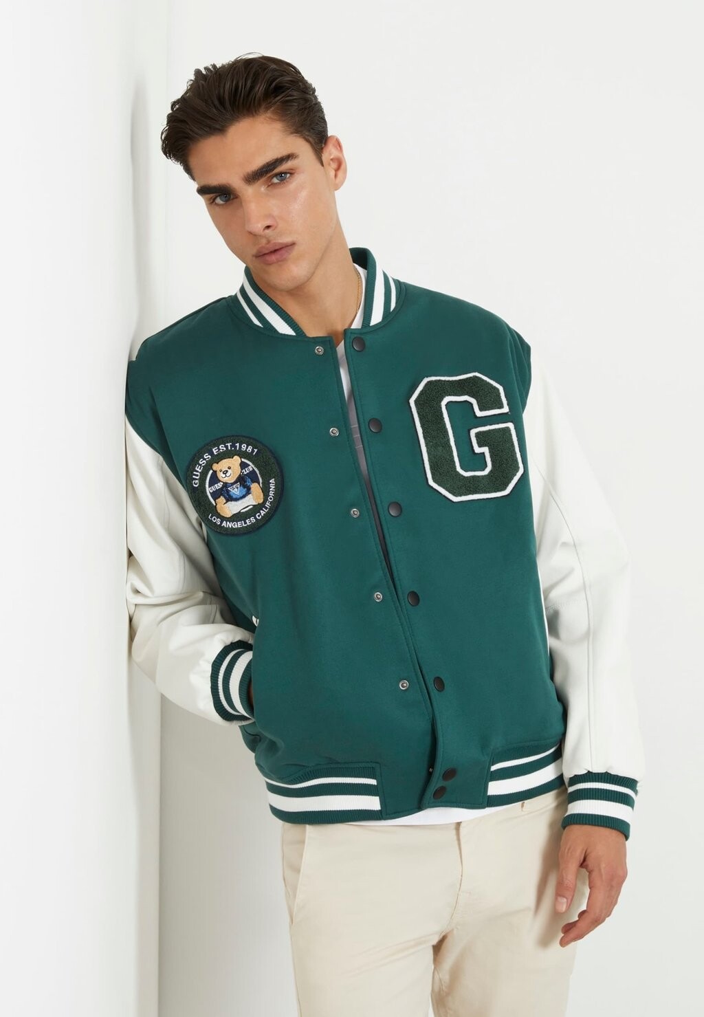 

Куртка бомбер Guess, зеленый