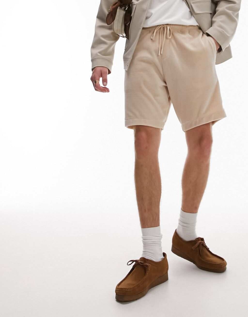 

Короткие шорты Topman из камня