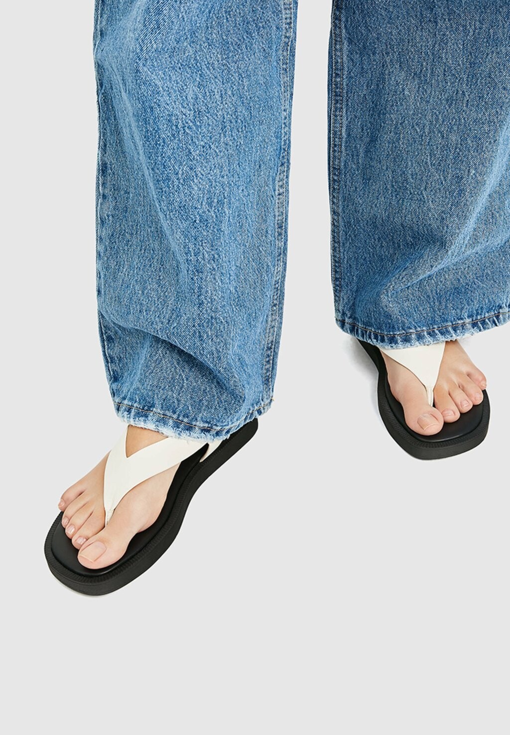 

Сандалии PULL&BEAR