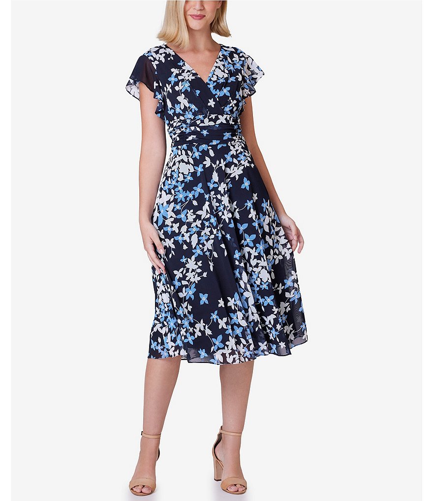 Jessica Howard Миниатюрное платье-миди с короткими развевающимися рукавами и v-образным вырезом и цветочным принтом Jessica Howard, цветочный