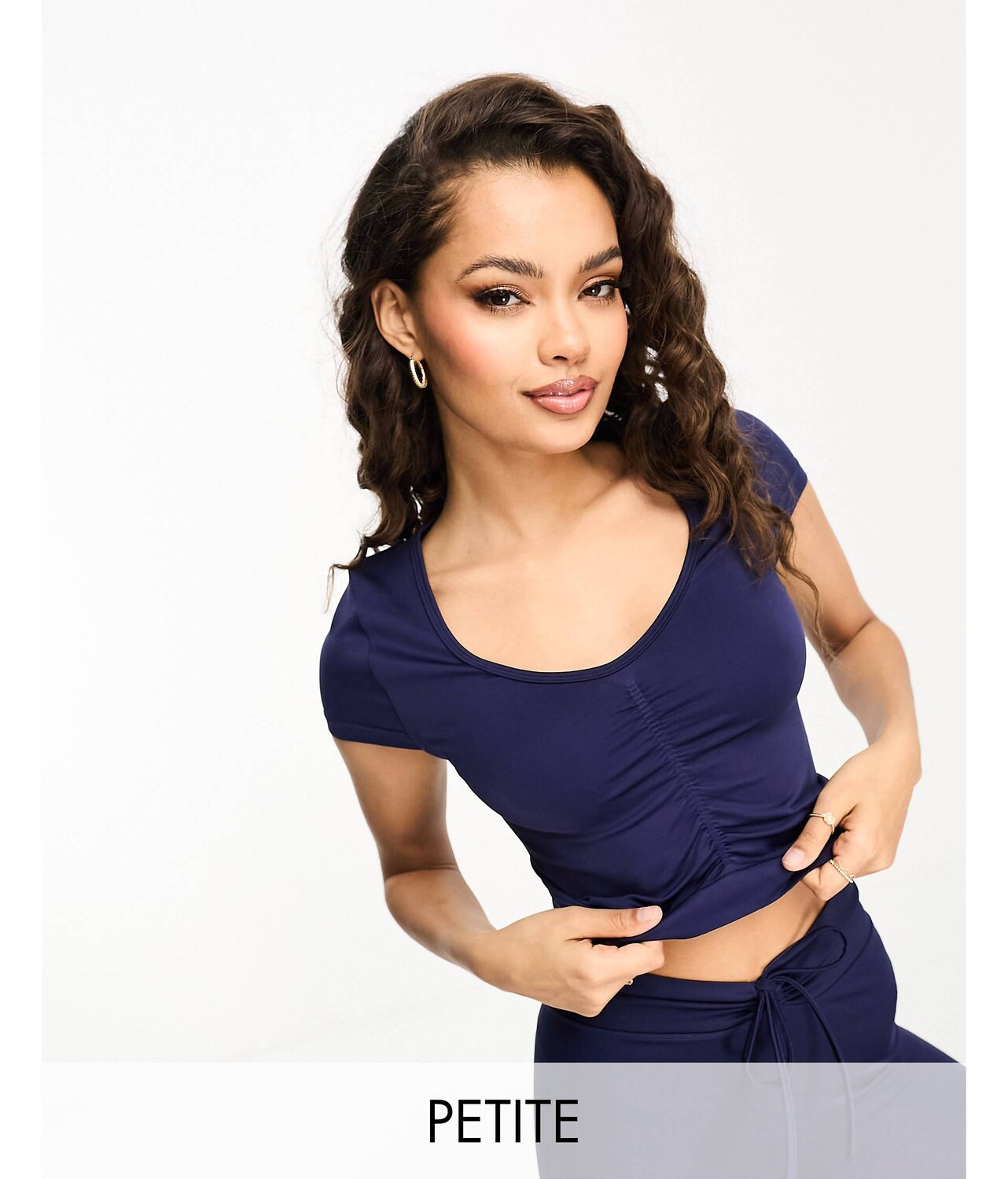 

Футболка с короткими рукавами и рюшами ASOS 4505 Petite studio, Синий