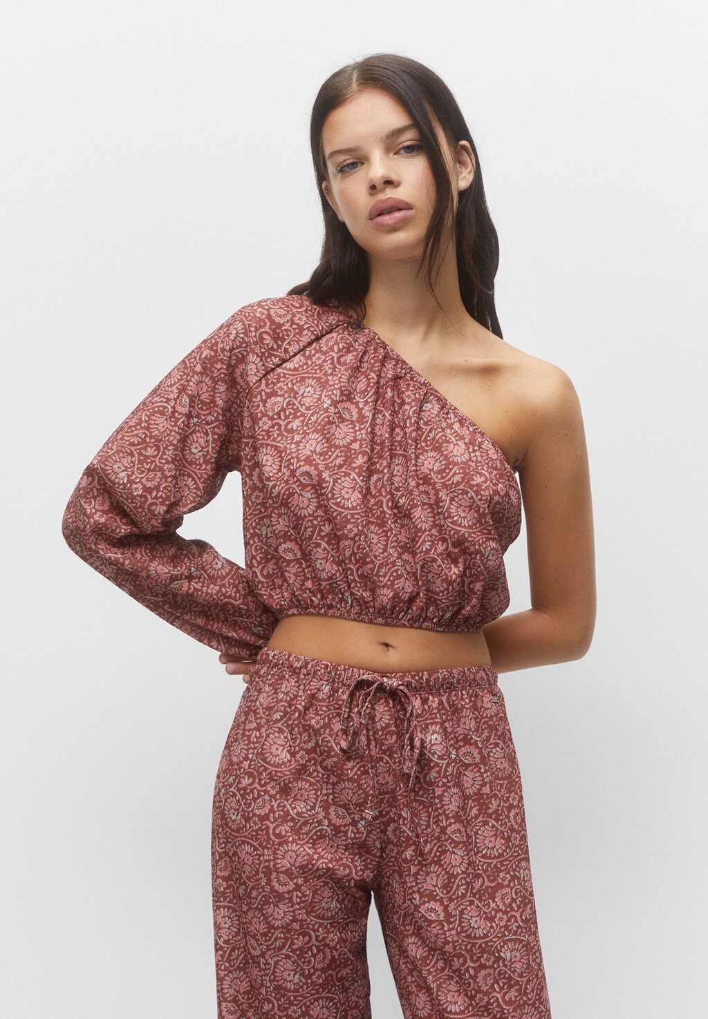 

Блузка Asymmetric PULL&BEAR, красный