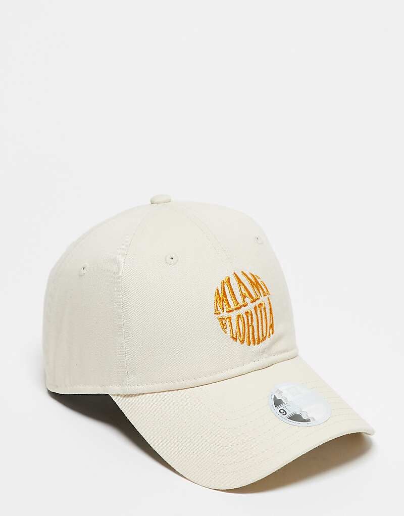 

Бежевая кепка с логотипом New Era 9twenty Miami