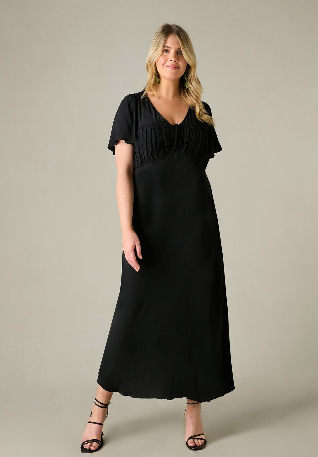 

Длинное платье Ruched Front Live Unlimited London, черное