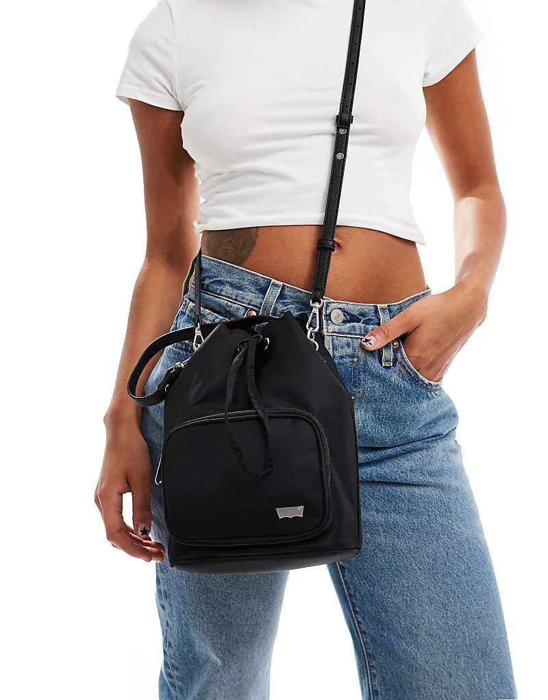 

Черная кожаная сумка-мешок Levi's с логотипом