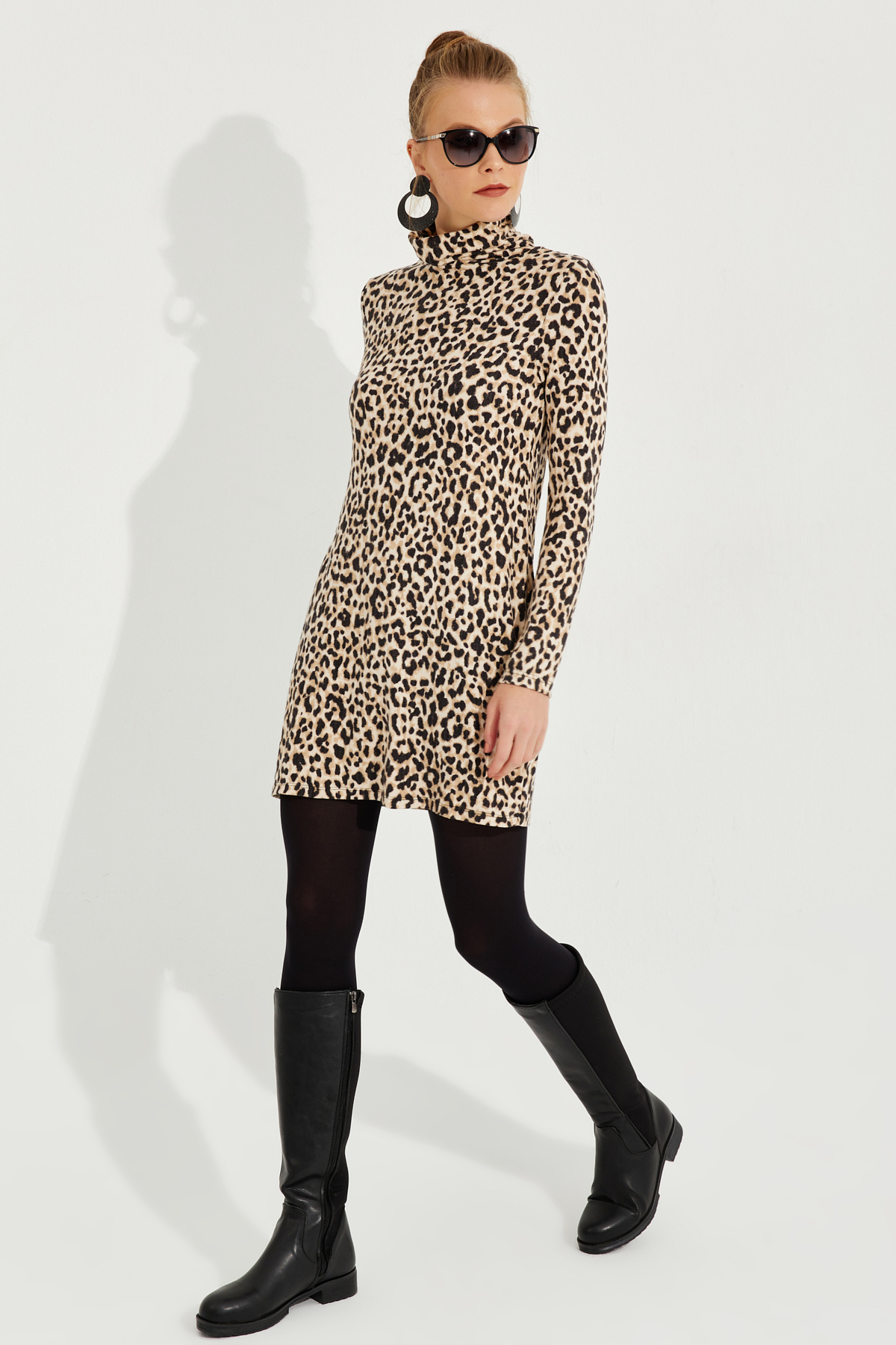 

Женское светло-коричневое мягкое мини-платье с леопардовым принтом AYD253 Cool & Sexy, коричневый