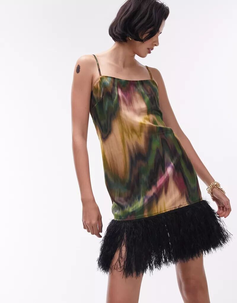 

Мини-платье мини с ярким узором и бретелями Topshop