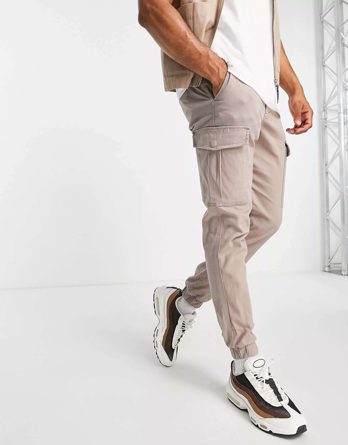 

Бежевые брюки-карго с манжетами Jack & Jones Intelligence, Бежевый
