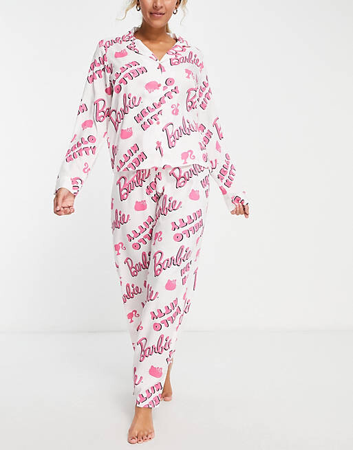 

Бело-розовый пижамный комплект из модальной рубашки и брюк Barbie x Hello Kitty ASOS DESIGN