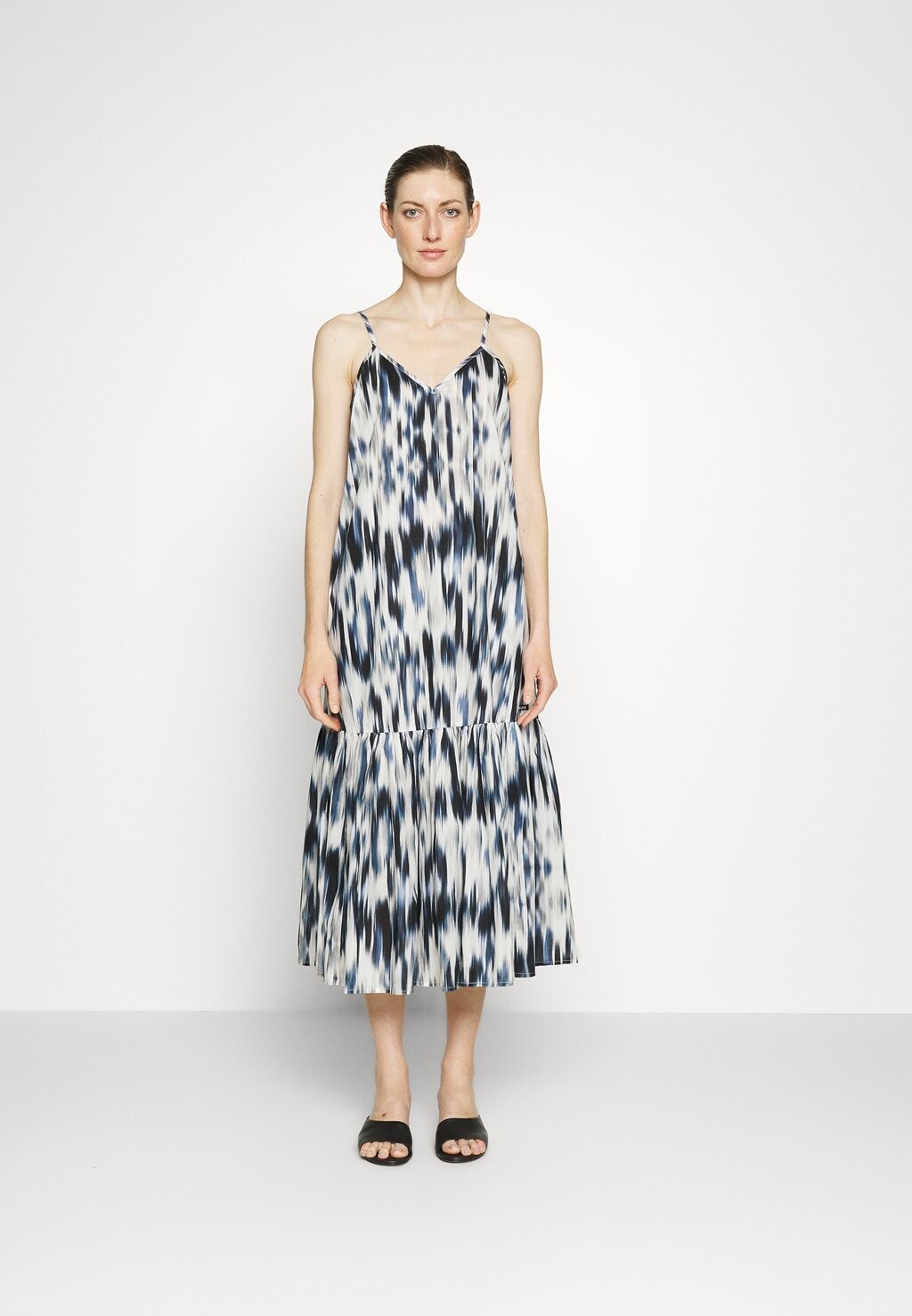

Повседневное платье DKNY