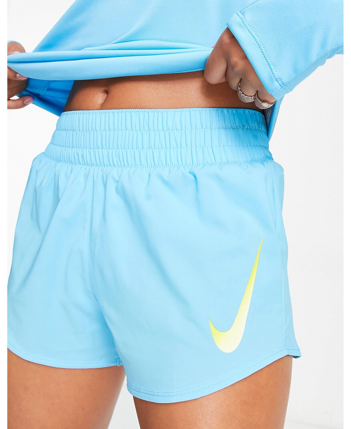 

Синие шорты с логотипом Nike Running Swoosh