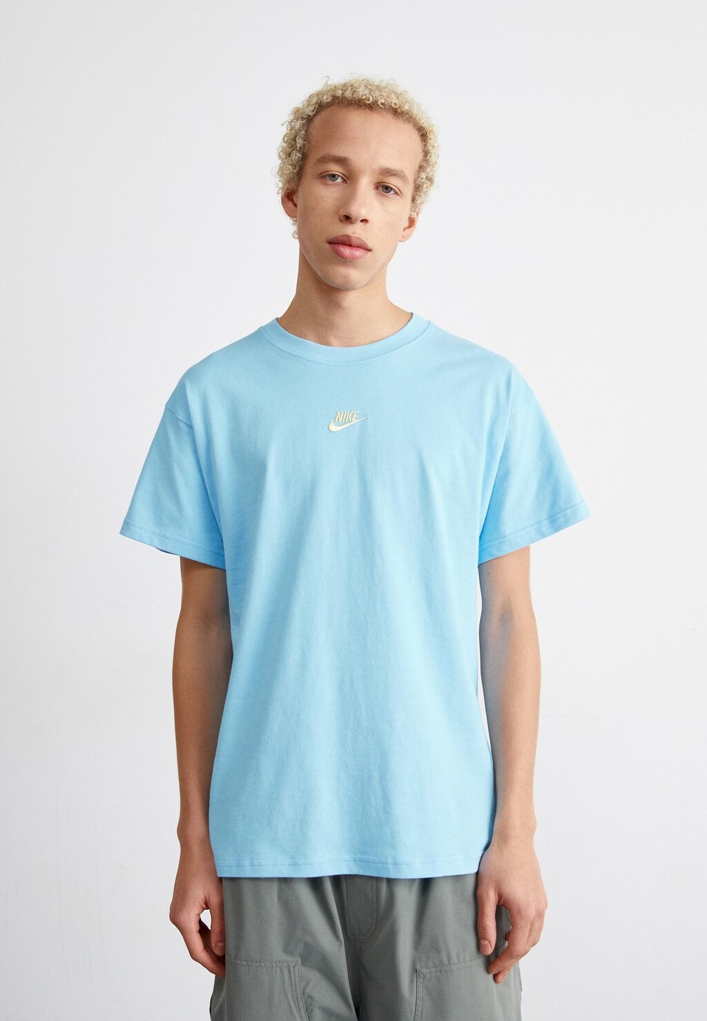 

Базовая футболка CLUB TEE Nike Sportswear, цвет aquarius blue