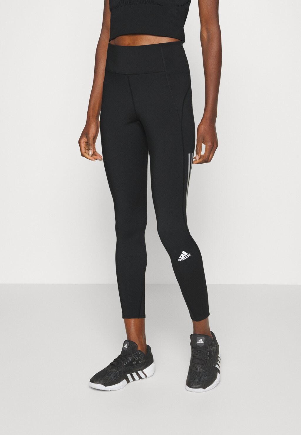 

Тайтсы Adidas, черный