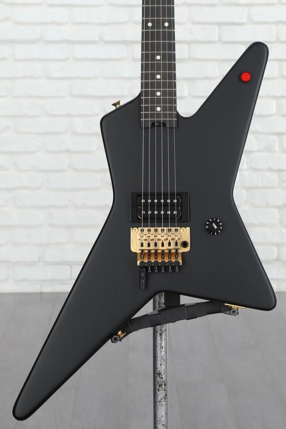 

Новая электрогитара EVH Star Limited — Satin Black