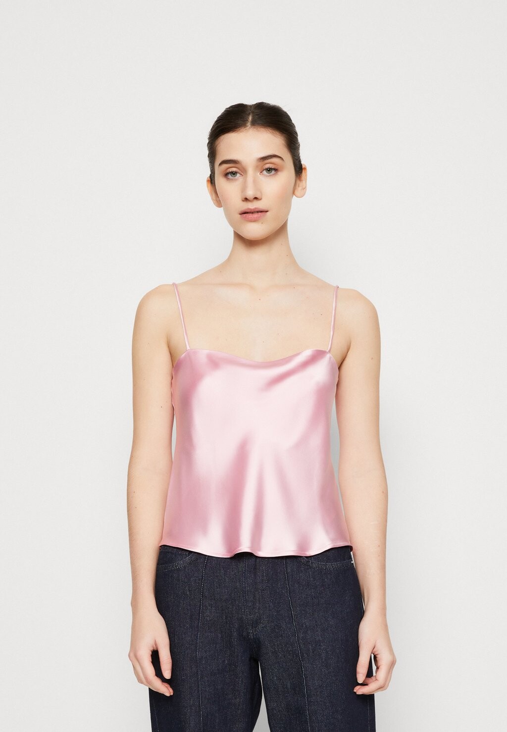 

Топ Gina Tricot