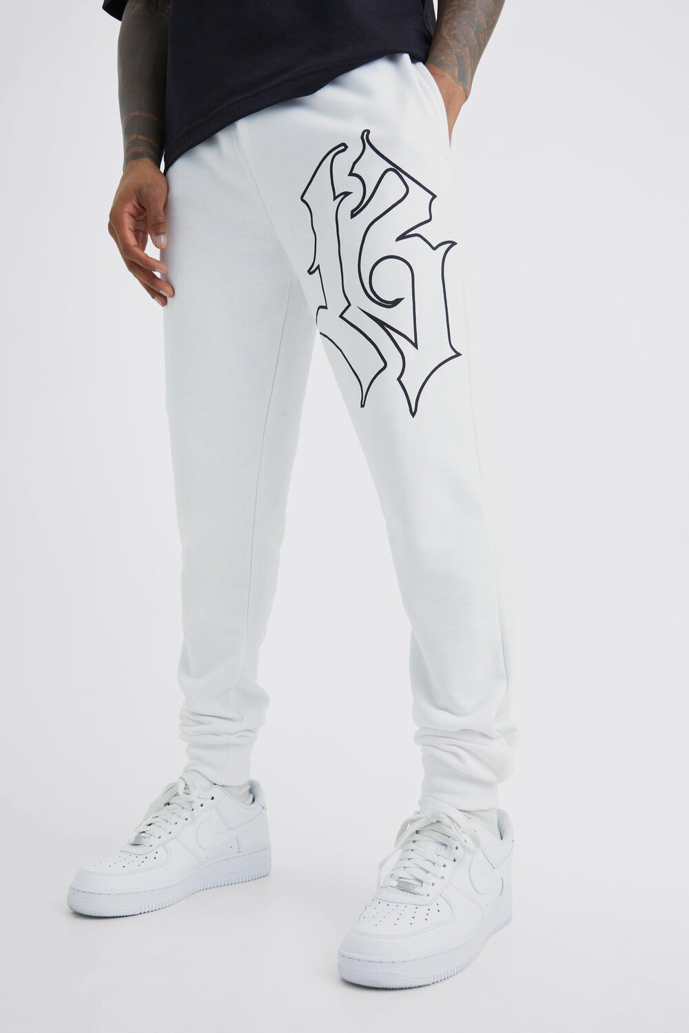 

Джоггеры с принтом arrdee skinny fit gothic 13 Boohoo, белый