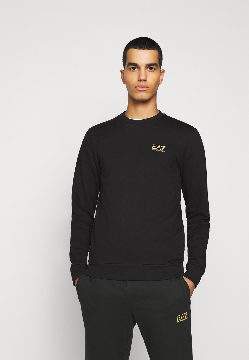 

Толстовка EA7 Emporio Armani, черный/золотой