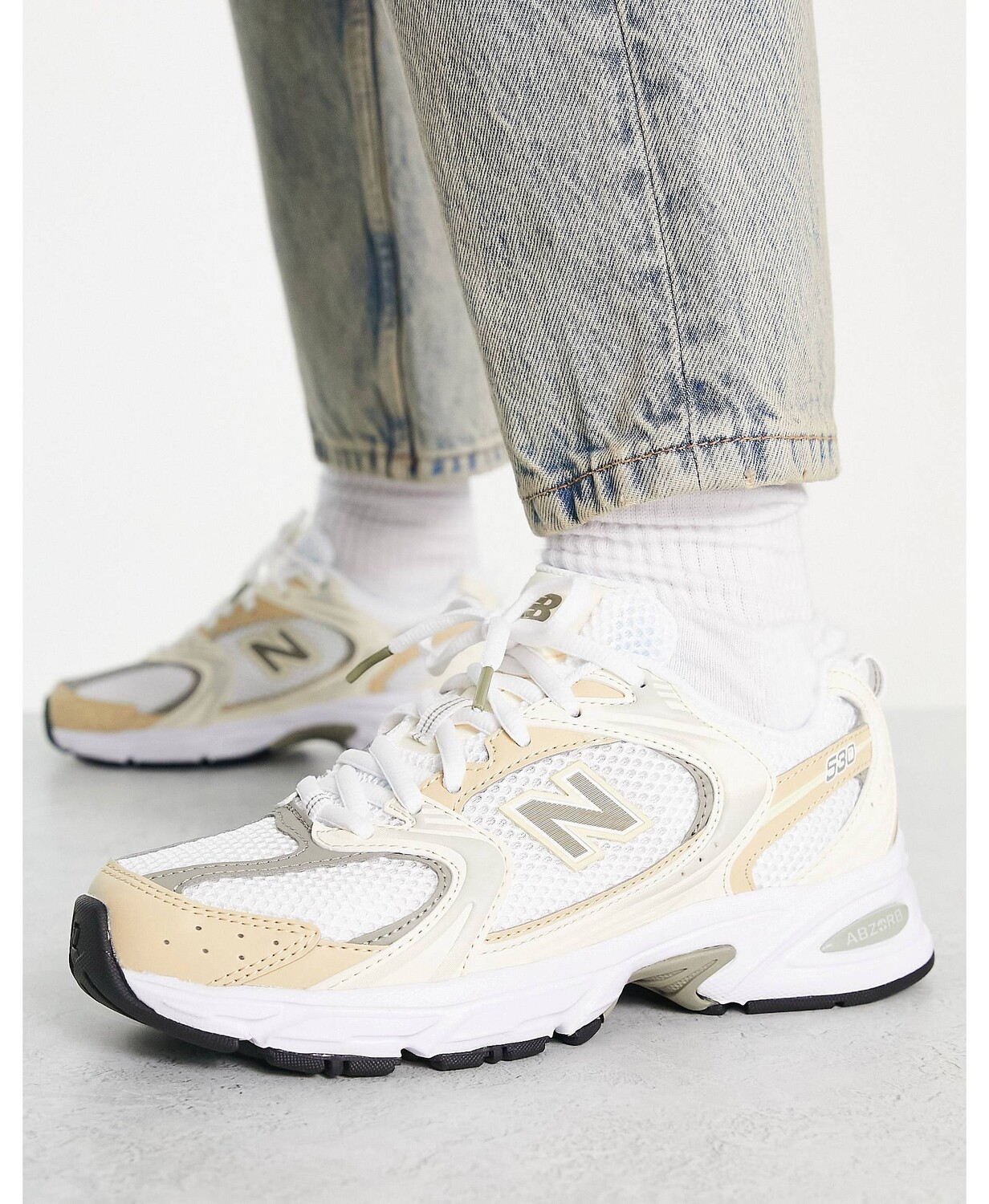 

Кроссовки New Balance 530 бежевого и серебристого цвета — эксклюзивно для ASOS, Бежевый