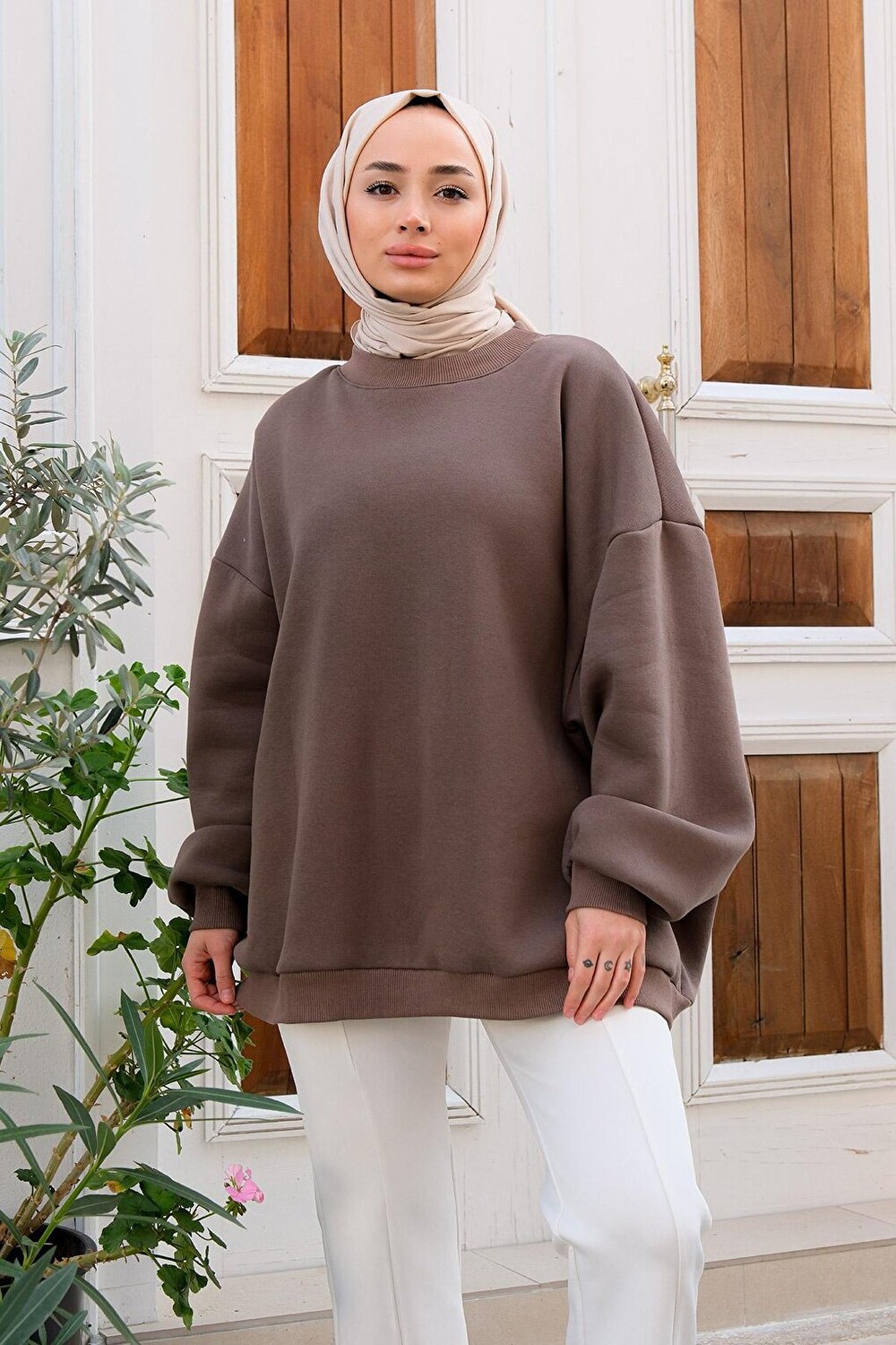 

Свитер Oversize с круглым вырезом Холодно-коричневый Locco