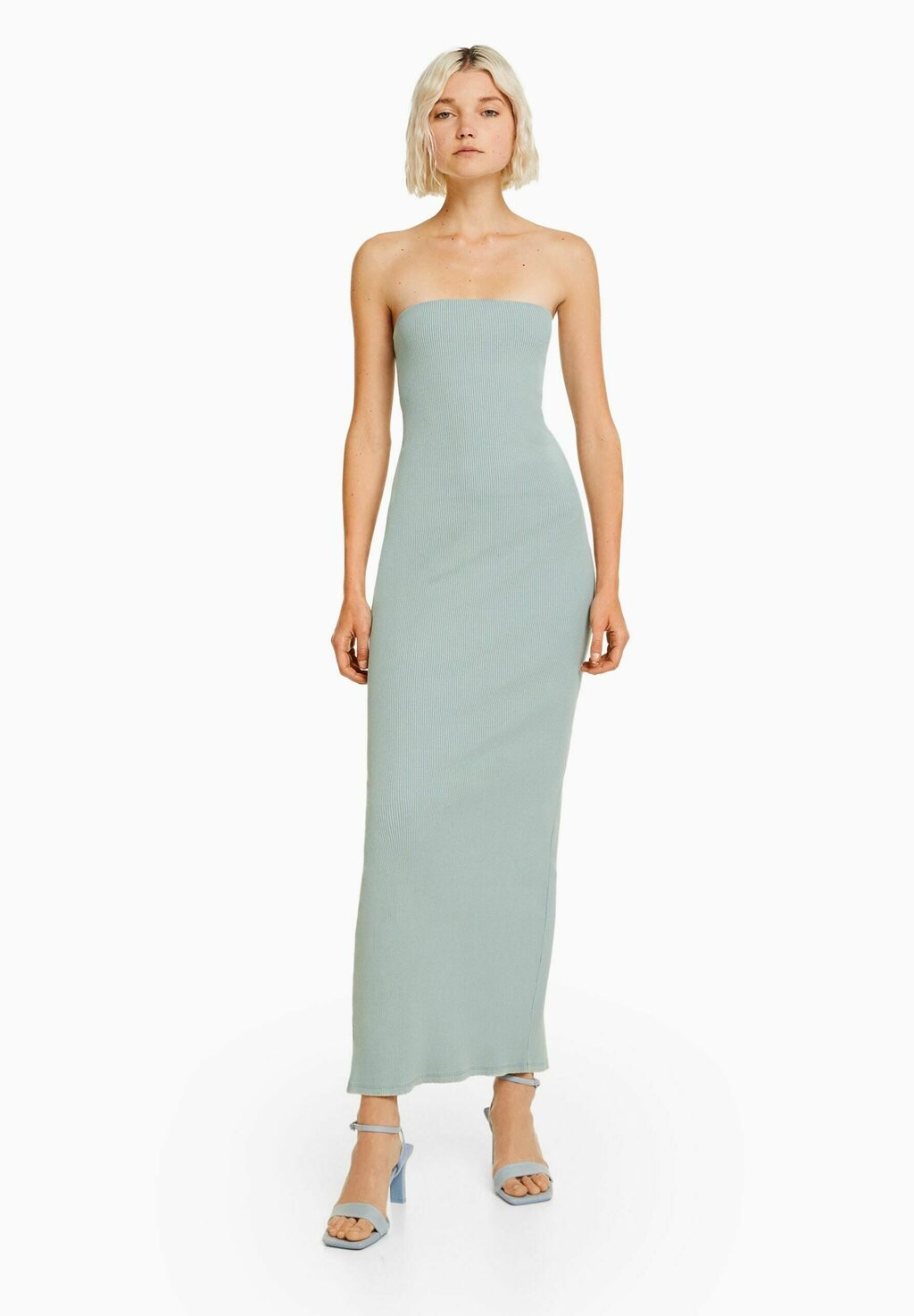 

Длинное платье Bershka