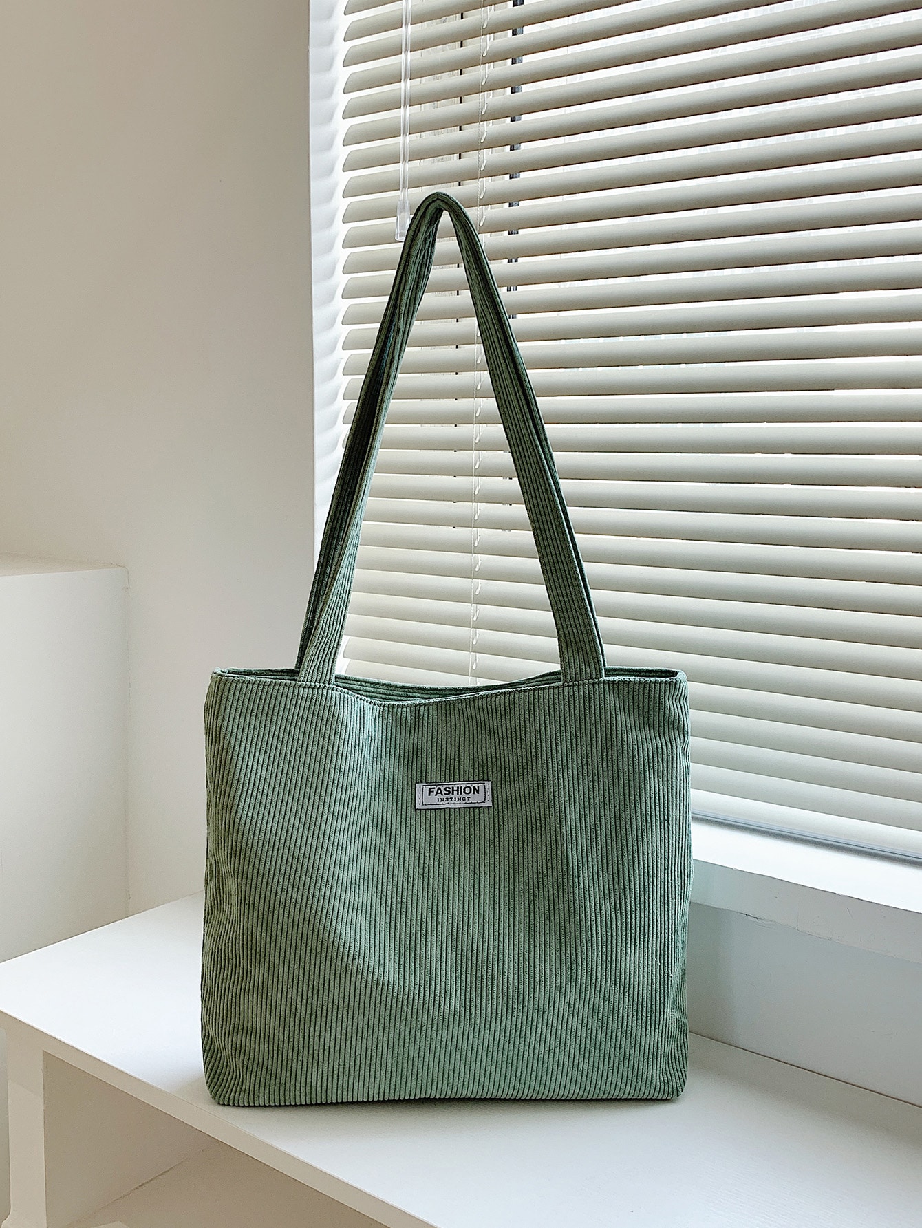 цена Легкая деловая повседневная большая сумка через плечо с нашивками для девочек-подростков, зеленый