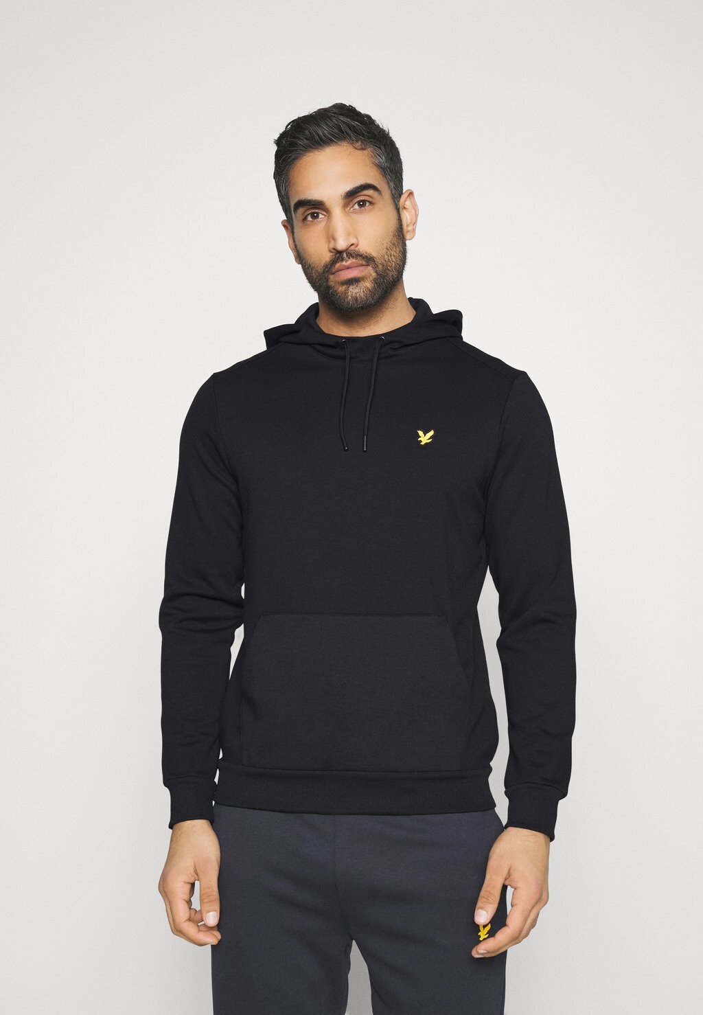 

Толстовка Lyle & Scott, черный