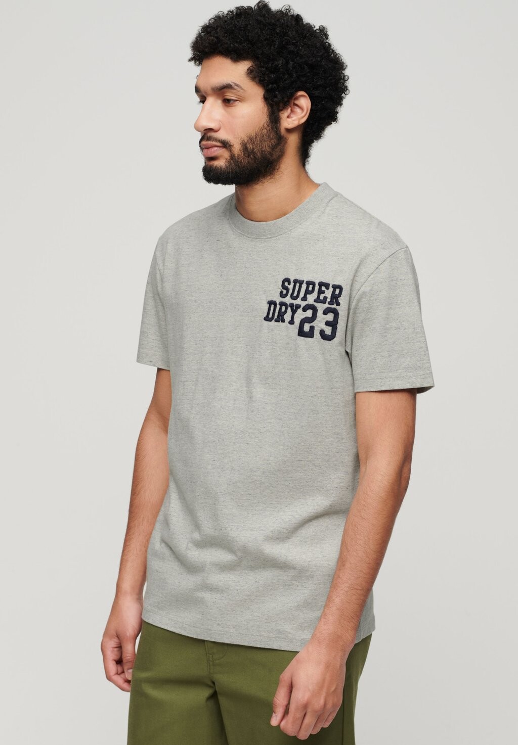 

Футболка с принтом EMBROIDERED SUPERSTATE ATHLETIC LOGO Superdry, темно-серый