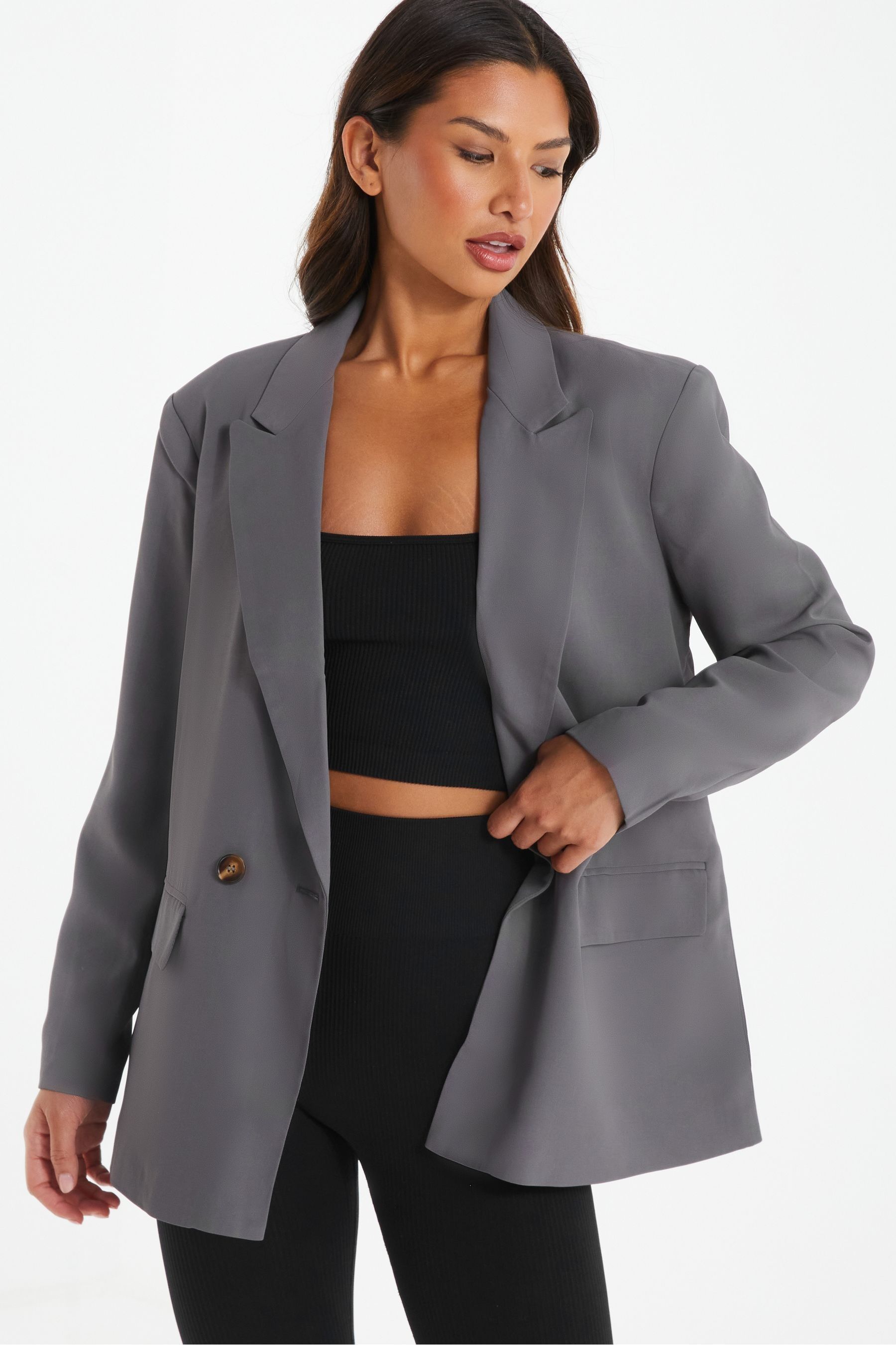цена Приталенный двубортный пиджак из ткани оверсайз Quiz, серый