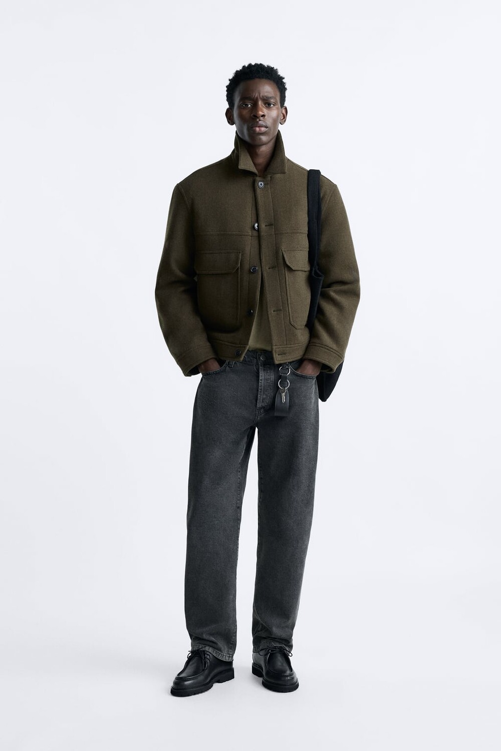 

Куртка из смесовой шерсти с карманами ZARA, хаки
