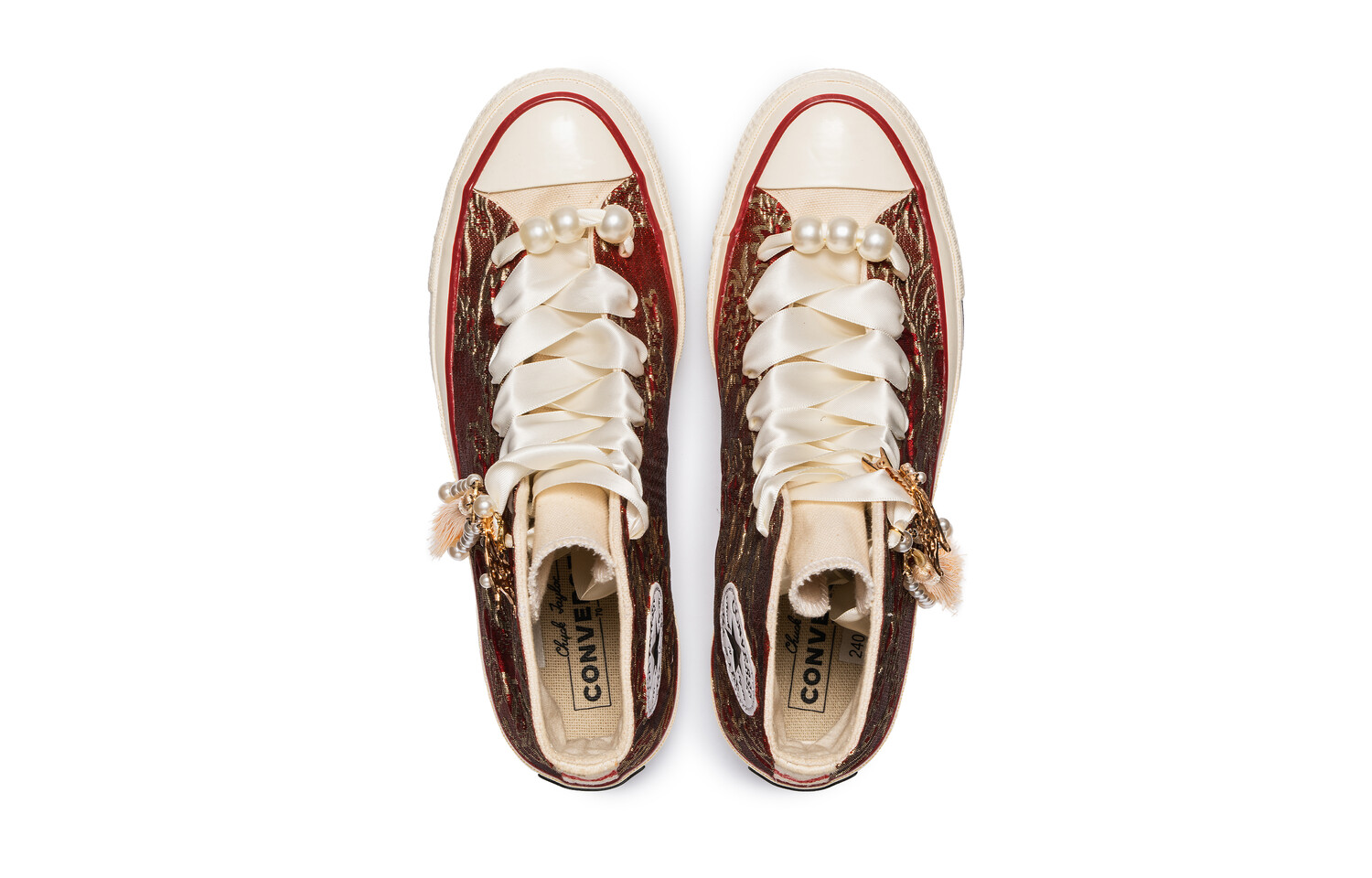 

1970-е годы. Кеды унисекс с высоким берцем, золотистого цвета Converse