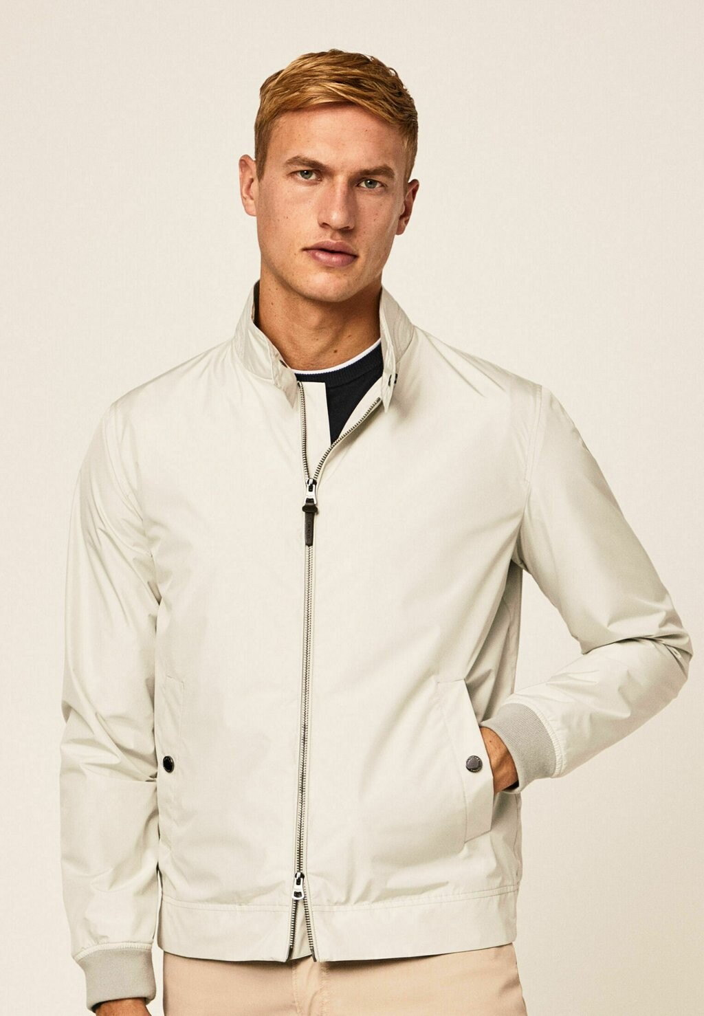 

Куртка демисезонная Hackett London