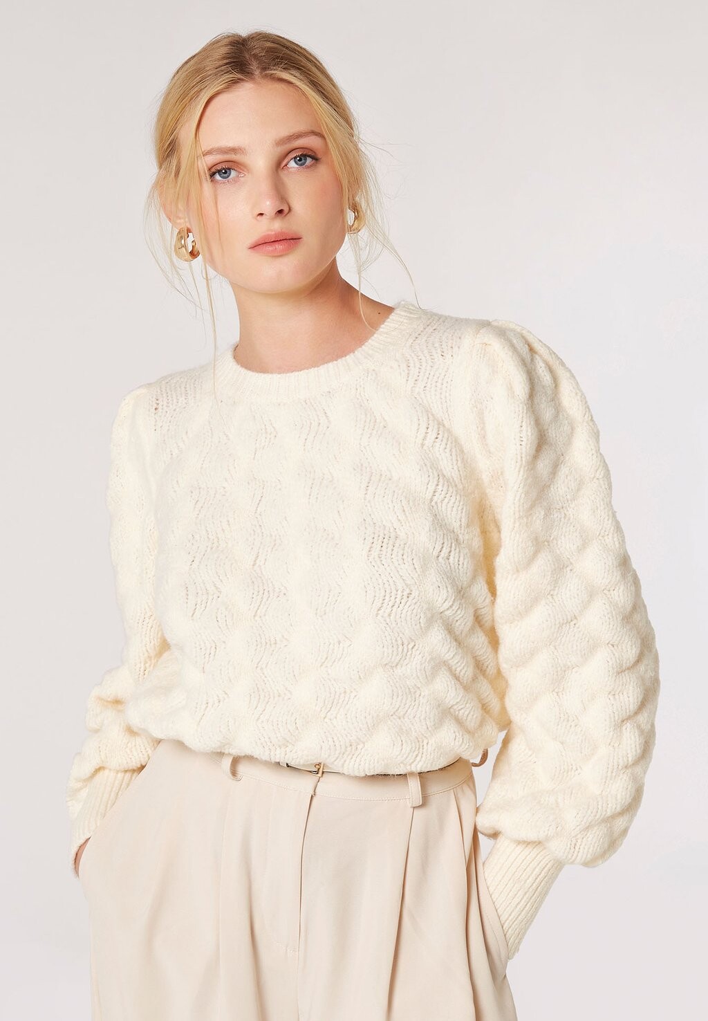 

Свитер Bubble Pleat Sleeve Apricot, цвет cream