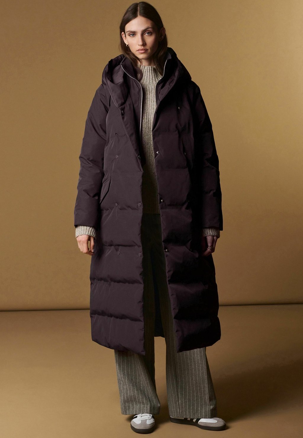 цена Зимнее пальто Next, фиолетовый