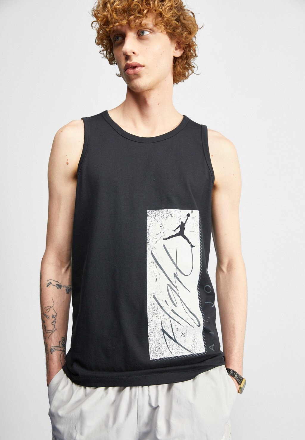 

Верх ESS TANK Jordan, черный/белый